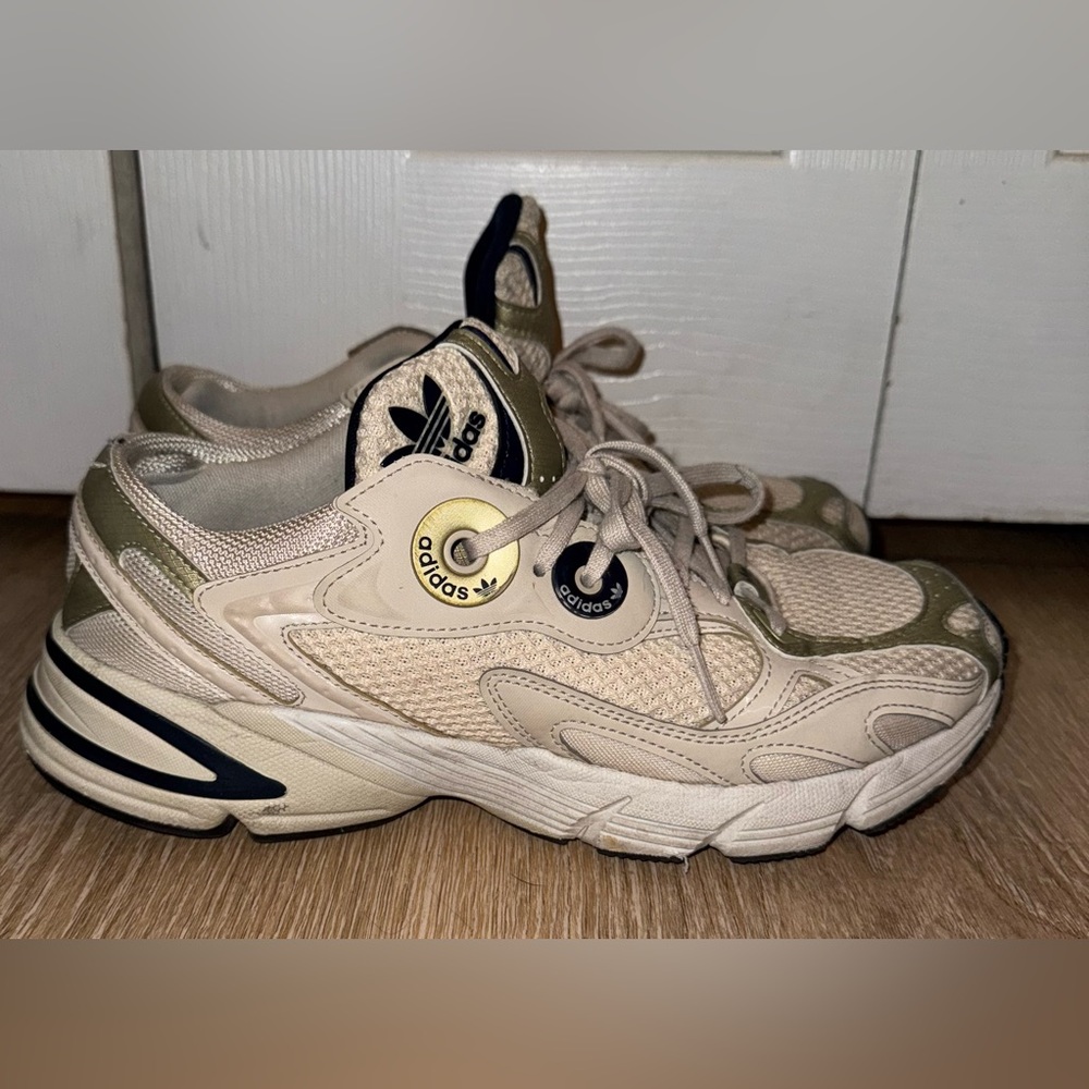 Adidas Astir Sneakers